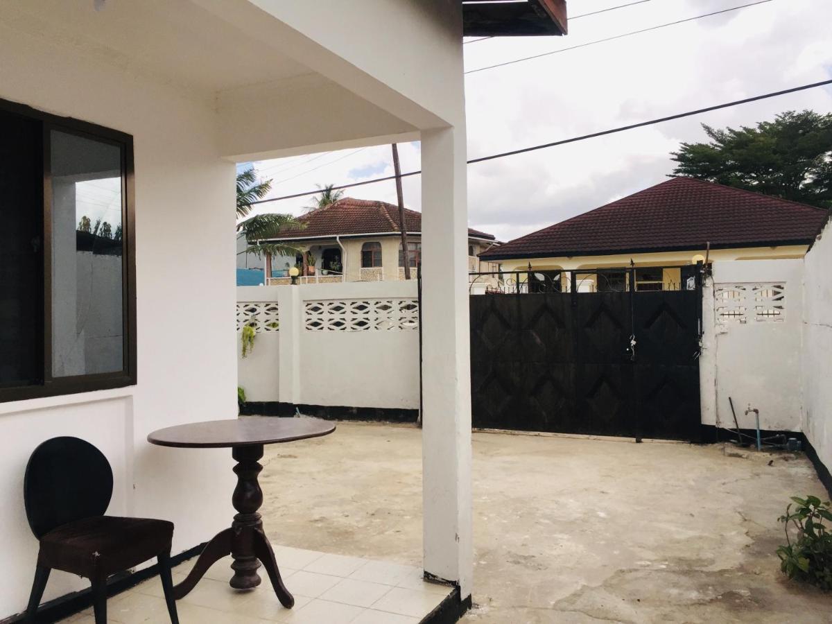 Mikocheni Home Stay Dar es Salaam Buitenkant foto