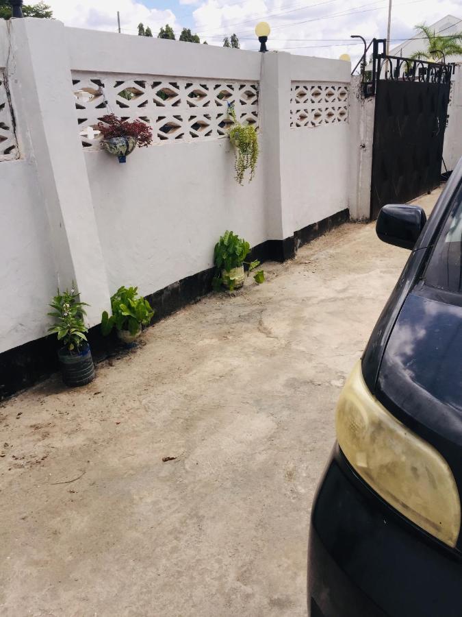 Mikocheni Home Stay Dar es Salaam Buitenkant foto